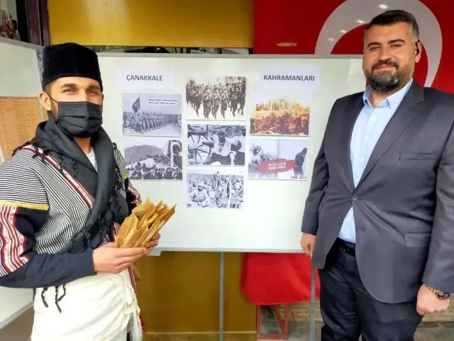 Son dakika haber: Şehitler anısına Maraş çöreği ikramı Son dakika haber: Şehitler anısına Maraş çöreği ikramı