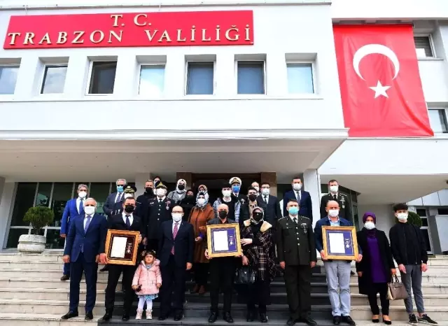 Son dakika haberleri! Trabzon'da Devlet Övünç Madalyası ve Beratı Tevcih Töreni düzenlendi Son dakika haberleri! Trabzon'da Devlet Övünç Madalyası ve Beratı Tevcih Töreni düzenlendi