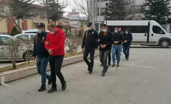 AFYONKARAHİSAR Afyonkarahisar merkezli yasa dışı bahis çetesi operasyonuna 5 tutuklama AFYONKARAHİSAR Afyonkarahisar merkezli yasa dışı bahis çetesi operasyonuna 5 tutuklama