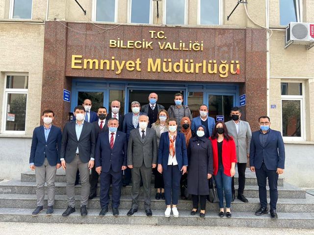 AK Parti'nin yeni yöneticilerinden ziyaretler