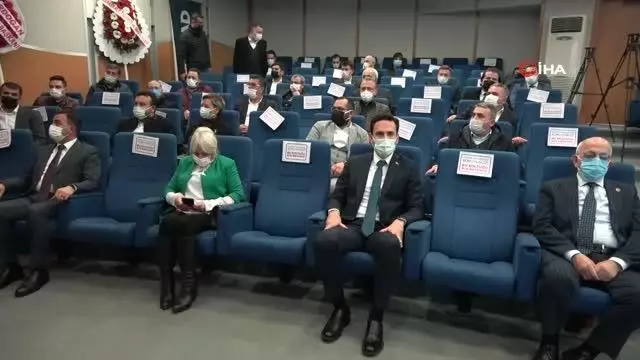 AK Parti'li Turan'dan 18 Mart törenlerine katılmayan muhalefet partisi liderlerine tepki