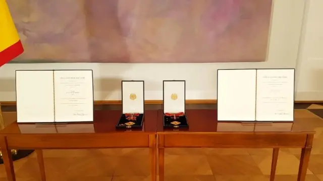 - Almanya Cumhurbaşkanı'ndan, Uğur Şahin ve Özlem Türeci'ye Liyakat Nişanı- Almanya Cumhurbaşkanı Steinmeier: 'Geliştirdiğiniz bu aşı insanlığa bir... - Almanya Cumhurbaşkanı'ndan, Uğur Şahin ve Özlem Türeci'ye Liyakat Nişanı- Almanya Cumhurbaşkanı Steinmeier: 'Geliştirdiğiniz bu aşı insanlığa bir...