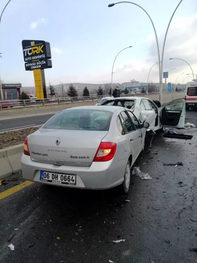 Son dakika haberi: Ankara'da zincirleme trafik kazası: 5 yaralı Son dakika haberi: Ankara'da zincirleme trafik kazası: 5 yaralı