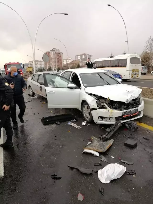 Son dakika haberi: Ankara'da zincirleme trafik kazası: 5 yaralı Son dakika haberi: Ankara'da zincirleme trafik kazası: 5 yaralı