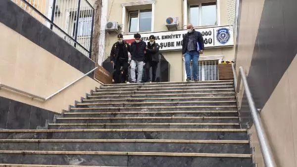 BAĞCILAR'DA SİLAHLI SOYGUNCU KUYUMCU DA SİLAH ÇIKARINCA BÖYLE KAÇTI