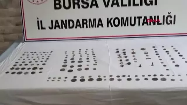 Son dakika haberi... BURSA-Bursa'da tarihi eser satıcıları suçüstü yakalandı Son dakika haberi... BURSA-Bursa'da tarihi eser satıcıları suçüstü yakalandı