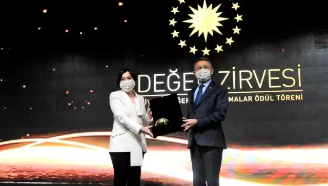 Cumhurbaşkanı Yardımcısı Oktay: 'Büyüme oranımız başarımızın en somut göstergesidir' Cumhurbaşkanı Yardımcısı Oktay: 'Büyüme oranımız başarımızın en somut göstergesidir'