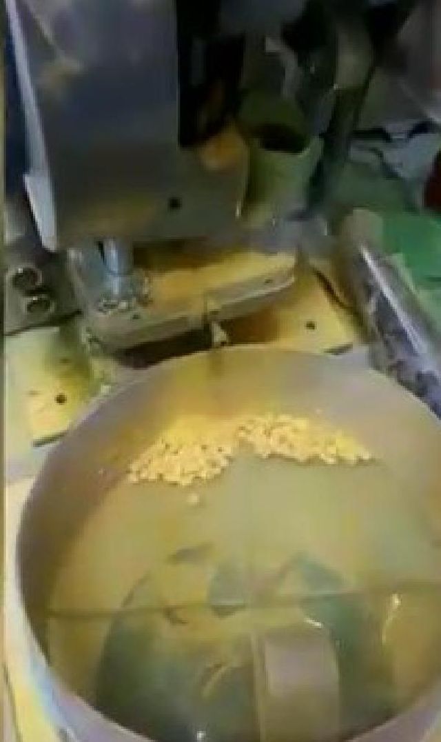 Son dakika haberi | (Ek bilgi ve görüntülerle) Başakşehir'de ayakkabı imalathanesine uyuşturucu baskını kamerada: 4 gözaltı