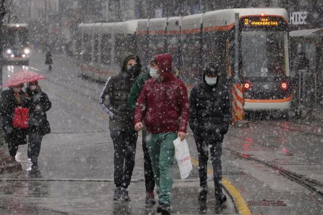 Eskişehir'de Mart ayında kar sürprizi