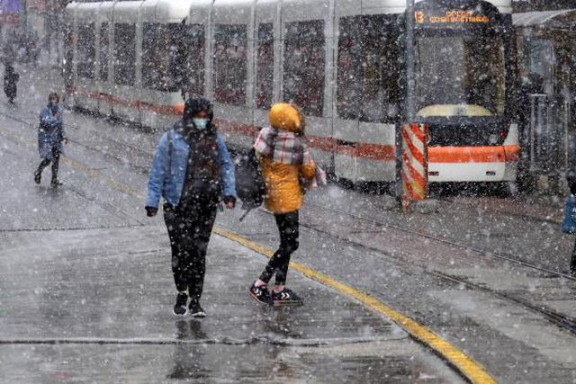 Eskişehir'de Mart ayında kar sürprizi