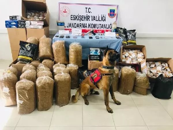Son dakika haber! Eskişehir'de uyuşturucu operasyonu: 14 gözaltı (2) Son dakika haber! Eskişehir'de uyuşturucu operasyonu: 14 gözaltı (2)