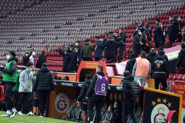Fatih Terim, Rizespor yöneticilerinin sözlerine sinirlendi! Güçlükle sakinleştirdiler