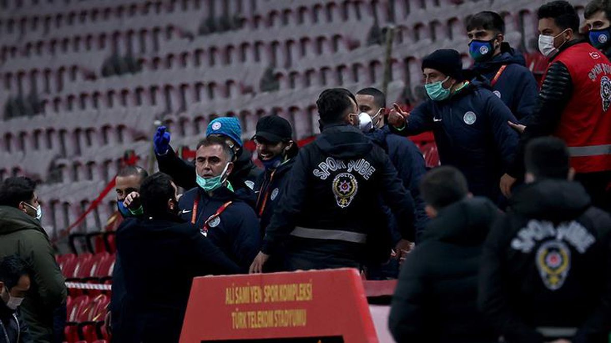 Fatih Terim, Rizespor yöneticilerinin sözlerine sinirlendi! Güçlükle sakinleştirdiler