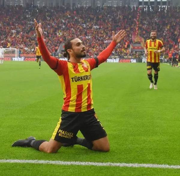 Göztepe'nin milli gururu Halil Akbunar Göztepe'nin milli gururu Halil Akbunar