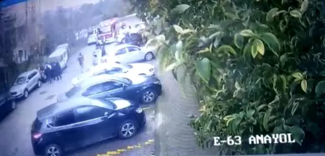 İstanbul'da sitede dehşet anları: Yaşlı kadın 10 metre sürüklendi İstanbul'da sitede dehşet anları: Yaşlı kadın 10 metre sürüklendi