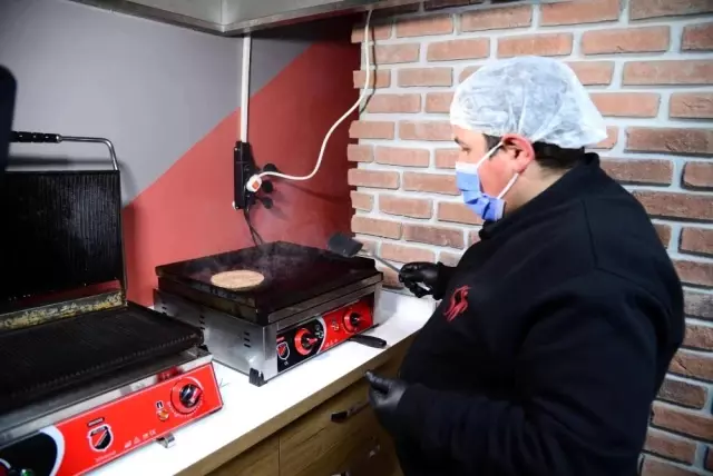 Bu kafede engel yok, sevgi var