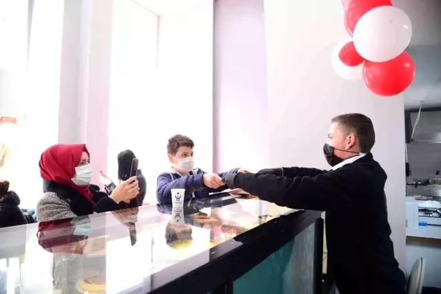 Bu kafede engel yok, sevgi var