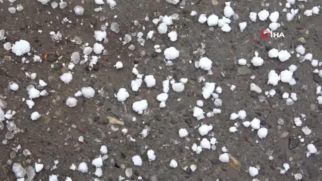 Kar yağışı nedeniyle 205 yerleşim yeri ulaşıma kapandı