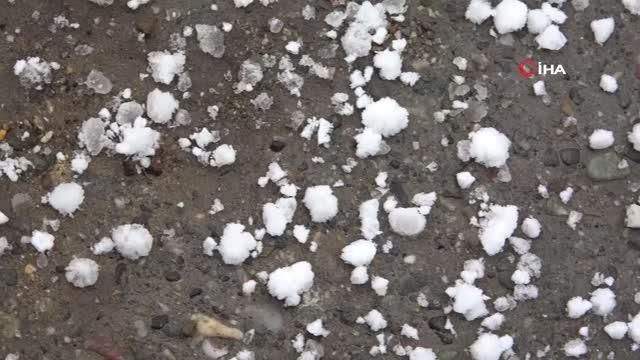 Kar yağışı nedeniyle 205 yerleşim yeri ulaşıma kapandı