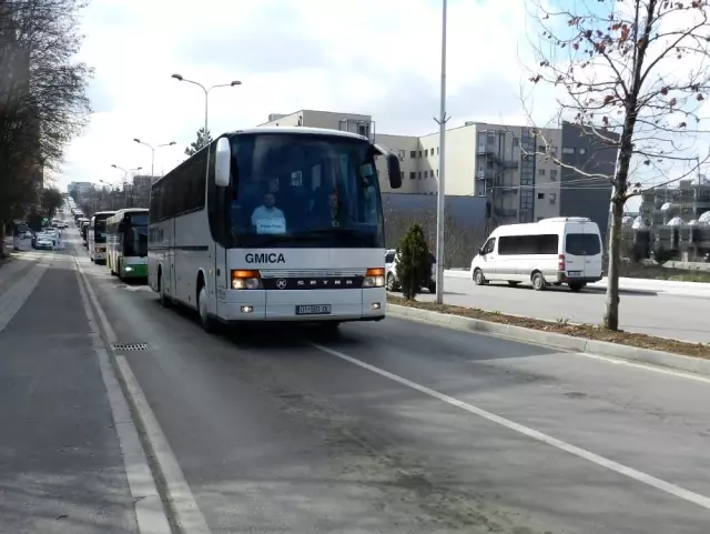 - Kosova'da otobüs konvoylu protesto eylemi - Kosova'da otobüs konvoylu protesto eylemi