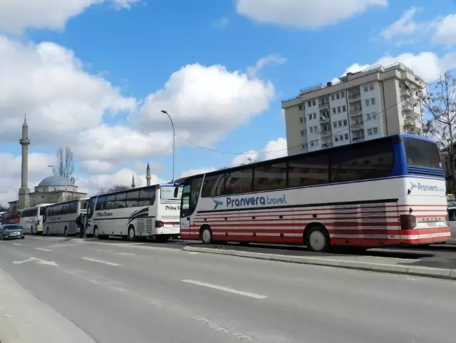 - Kosova'da otobüs konvoylu protesto eylemi - Kosova'da otobüs konvoylu protesto eylemi