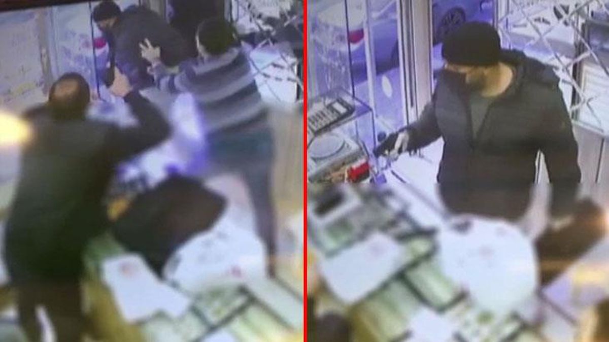 Kuyumcuyu soymaya yeltenen hırsız, dükkan sahibinin silahını çıkarmasıyla nasıl kaçacağını şaşırdı