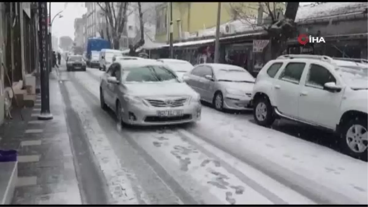Manisa'da kar yağışı başladı