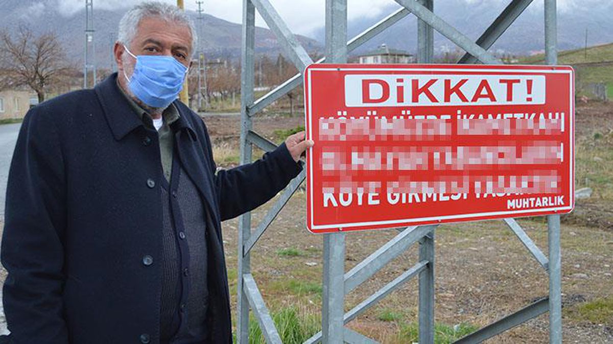 Muhtarın girişine 'Yabancılar giremez' tabelası astığı köyde tek bir vaka dahi görülmedi