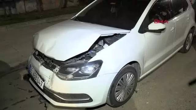 PARK HALİNDEKİ OTOMOBİLE ÇARPAN HAFİF TİCARİ ARAÇ DEVRİLDİ PARK HALİNDEKİ OTOMOBİLE ÇARPAN HAFİF TİCARİ ARAÇ DEVRİLDİ