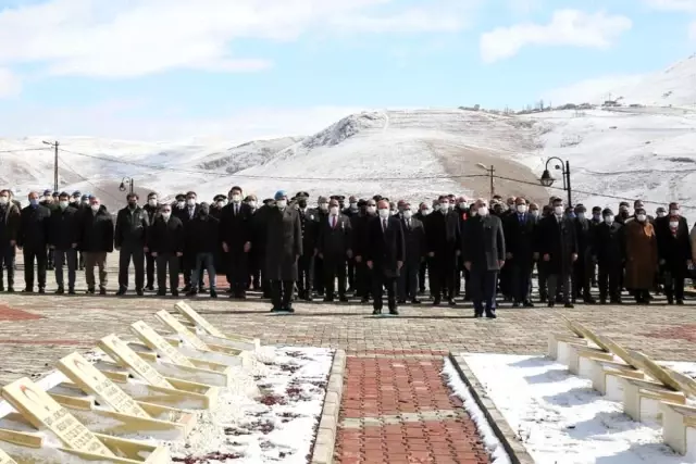 Rektör Coşkun, Çanakkale Zaferi'nin 106. yıl dönümü etkinliklerine katıldı Rektör Coşkun, Çanakkale Zaferi'nin 106. yıl dönümü etkinliklerine katıldı