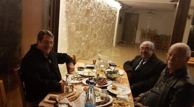 Rum lideri Nikos Anastasiadis'e meyhane tepkisi
