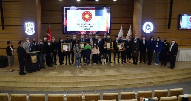Şehit yakınları ve gazilere 'Devlet Övünç Madalyası'