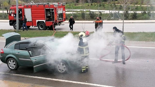seyir halindeki otomobil alev alev yandi 5 14006030 o