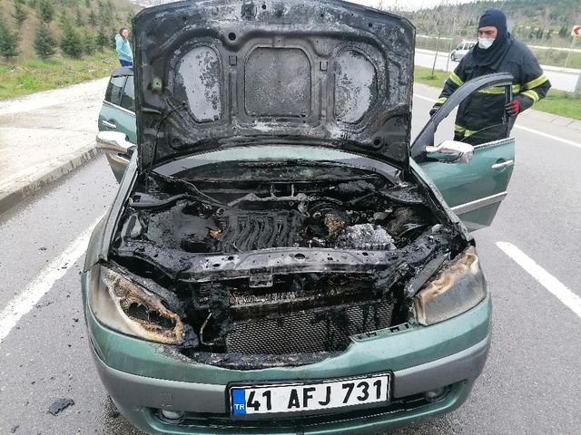 seyir halindeki otomobil alev alev yandi 9 14006030 o