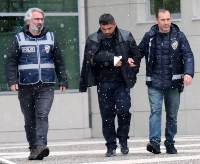 Taş ve sopayla dayısını döverek öldüren şahsa 'ağır tahrik' indirimi Taş ve sopayla dayısını döverek öldüren şahsa 'ağır tahrik' indirimi