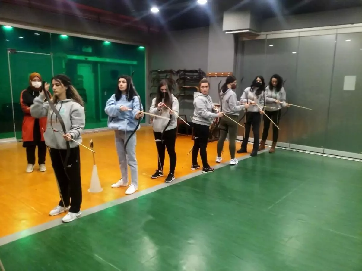 'Türk Okçuluğu Eğitmen Eğitimi'nde Balkan ülkelerinden 17 eğitmen adayı sertifikalarını aldı