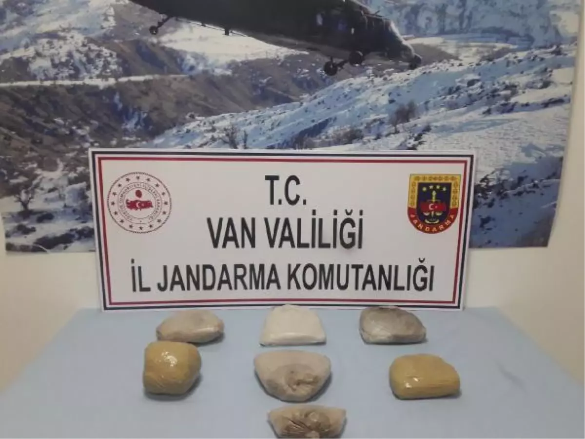 Son dakika haberi... Van'da, araçta 7 kilo eroin ele geçirildi