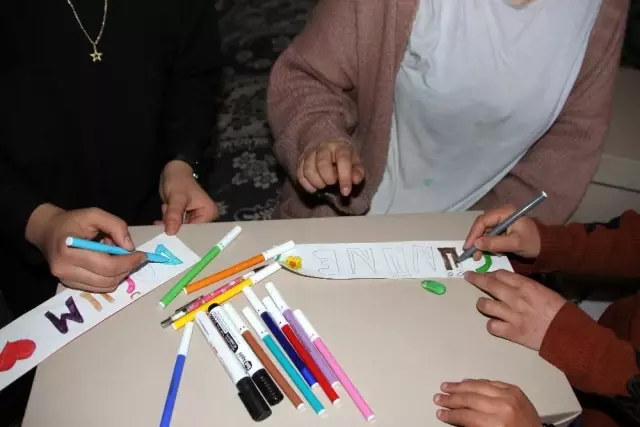Yatağa mahkum kıza doğum günü sürprizi
