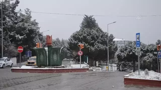 Yüksek kesimlerde kar yağışı devam ediyor
