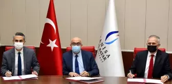 Manisa Celal Bayar Üniversitesi: 'Yunus Emre Kitap Kumbarası' projesi protokolü imzalandı Manisa Celal Bayar Üniversitesi: 'Yunus Emre Kitap Kumbarası' projesi protokolü imzalandı