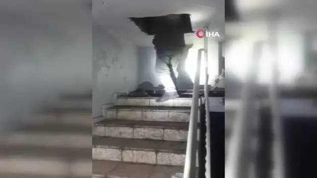 Son dakika! Adana'da kahvehaneye baskın: Güvenlik kamerasından polisleri gören şüpheliler binanın terasına saklandı Son dakika! Adana'da kahvehaneye baskın: Güvenlik kamerasından polisleri gören şüpheliler binanın terasına saklandı