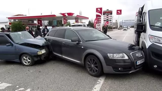 Son dakika haberi | AFYONKARAHİSAR - Zincirleme trafik kazası Son dakika haberi | AFYONKARAHİSAR - Zincirleme trafik kazası