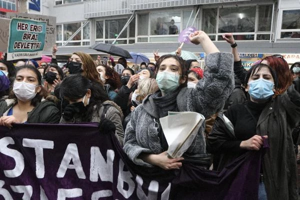 Ankara'da 'İstanbul Sözleşmesi' kararı protesto edildi