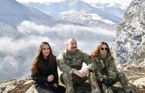 Son dakika! Azerbaycan Cumhurbaşkanı Aliyev, Nevruz ateşini işgalden kurtarılan Şuşa'da yaktı Son dakika! Azerbaycan Cumhurbaşkanı Aliyev, Nevruz ateşini işgalden kurtarılan Şuşa'da yaktı