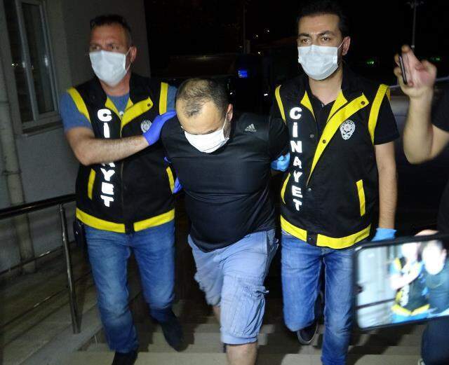 Babası tarafından 21 yerinden bıçaklanarak öldürülen annesinin cansız bedenini bulan 11 yaşındaki Elanaz: Üzerindeki kanı tişört zannettim