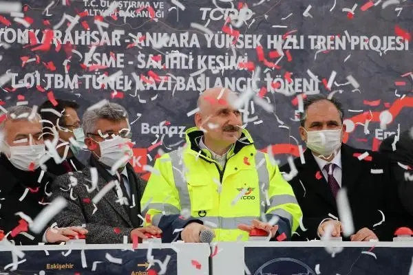 İzmir-Afyonkarahisar-Ankara YHT Projesi Eşme-Salihli Kesimi T1 Tüneli için kazı çalışmaları başladı İzmir-Afyonkarahisar-Ankara YHT Projesi Eşme-Salihli Kesimi T1 Tüneli için kazı çalışmaları başladı