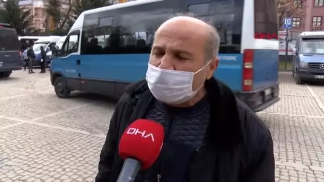 Dolmuşta unutulan altınları polise teslim etti Dolmuşta unutulan altınları polise teslim etti