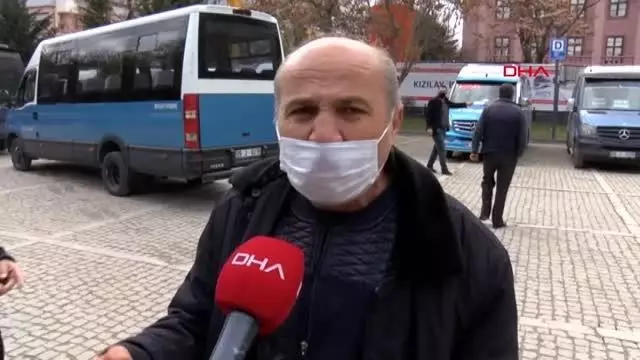 Dolmuşta unutulan altınları polise teslim etti Dolmuşta unutulan altınları polise teslim etti