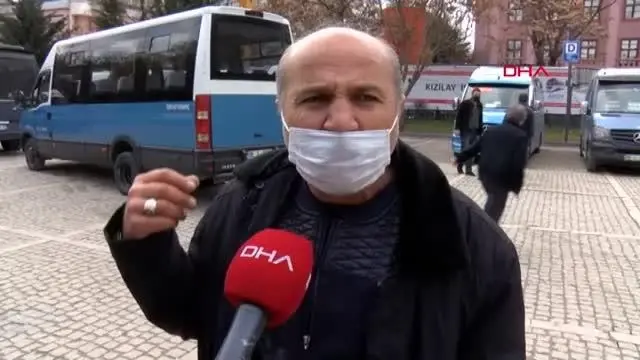 Dolmuşta unutulan altınları polise teslim etti Dolmuşta unutulan altınları polise teslim etti