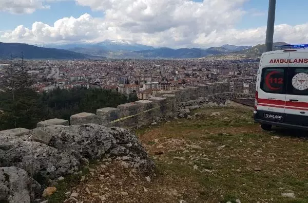 Erkek arkadaşı tarafından boğazı kesilerek öldürülen genç kızın son görüntüleri ortaya çıktı Erkek arkadaşı tarafından boğazı kesilerek öldürülen genç kızın son görüntüleri ortaya çıktı